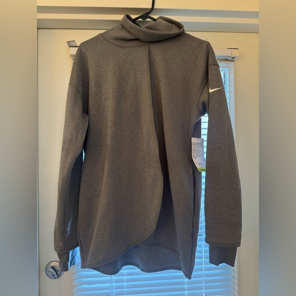 Women's Nike Maternity Reversible Pullover - Picture 5 of 7